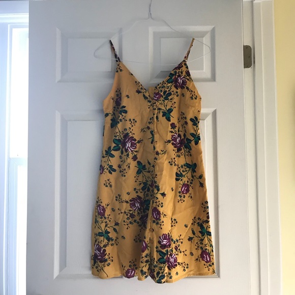 NWT Francesca’s Merigold Floral Dress - Picture 1 of 5